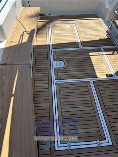 FERRETTI39FLY