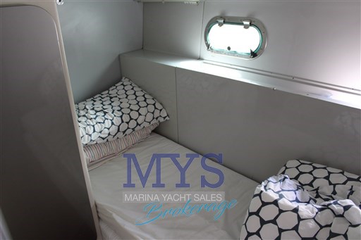 FERRETTI 39 (24)