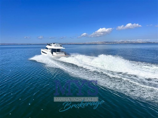 AVENTUA 38 FLY (6)