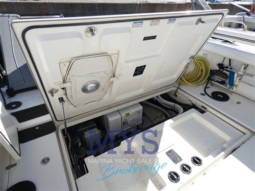 BOSTON WHALER 345 CONQUEST (7)