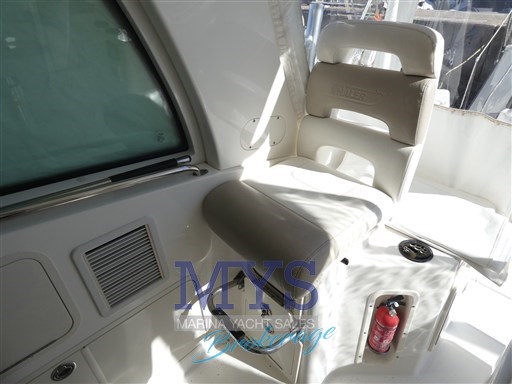 BOSTON WHALER 345 CONQUEST (13)
