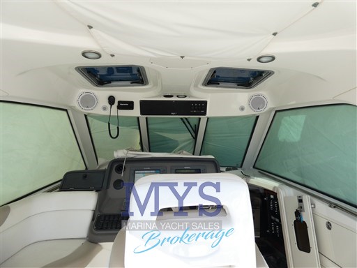 BOSTON WHALER 345 CONQUEST (15)