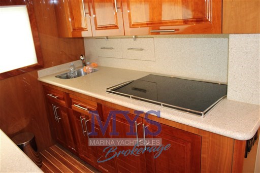 HATTERAS 54 (3)