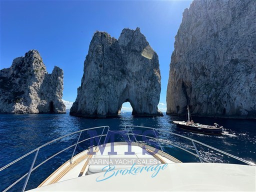 Marex 330 bow to Faraglioni 
