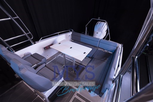 QUARKEN 27 T-TOP (16)