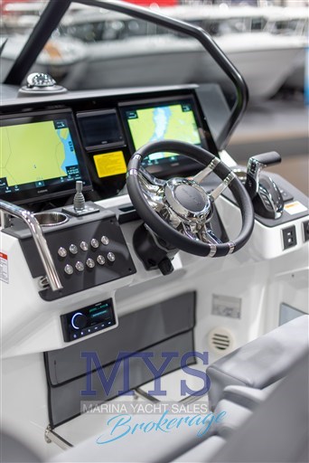 QUARKEN 27 T-TOP (11)