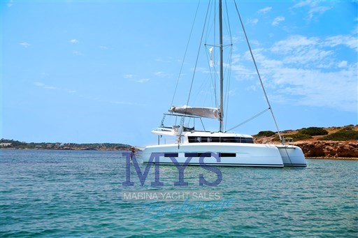 Dufour 48 Catamarans (40)