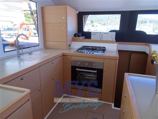 Dufour 48 Catamarans (13)