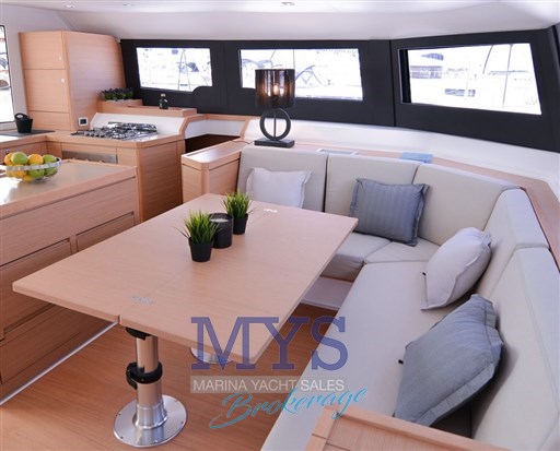 Dufour 48 Catamarans (34)