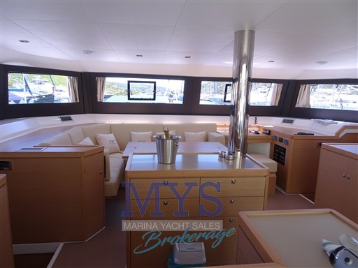 Dufour 48 Catamarans (14)