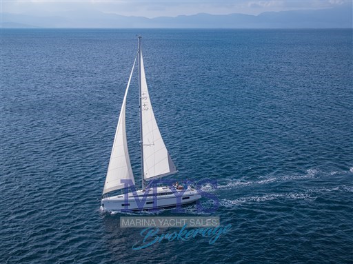 BAVARIA C42 (6)