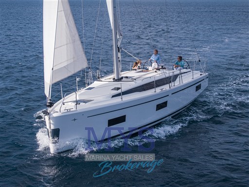 BAVARIA C42 (8)