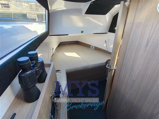 Virtue Yachts V10 Top