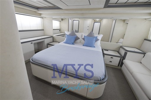 FERRETTI 70 (4)