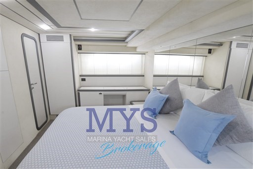 FERRETTI 70 (1)