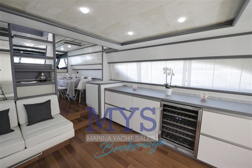 FERRETTI 70 (1)