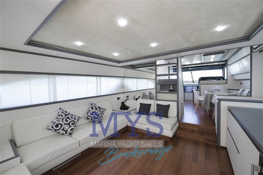 FERRETTI 70 (2)