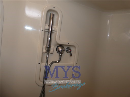 BOSTON WHALER 345 CONQUEST (19)