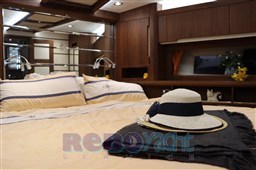 Eurobroker-galeon-560-sky-77.jpeg
