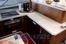Eurobroker-galeon-560-sky-92.jpeg