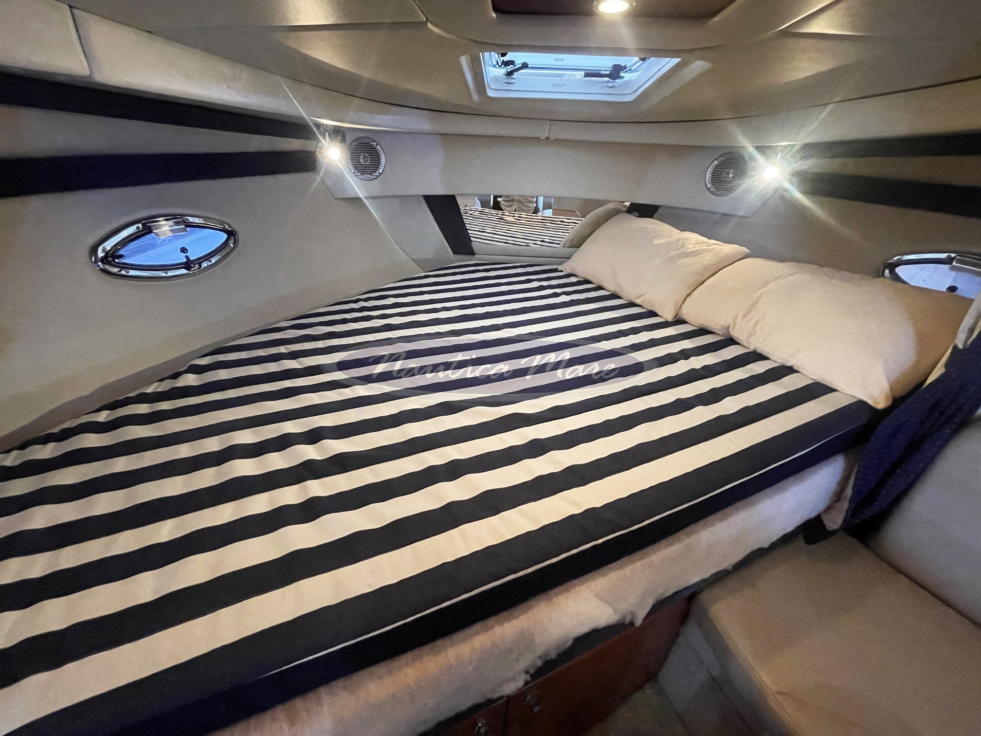 Bayliner 320 SB (16)