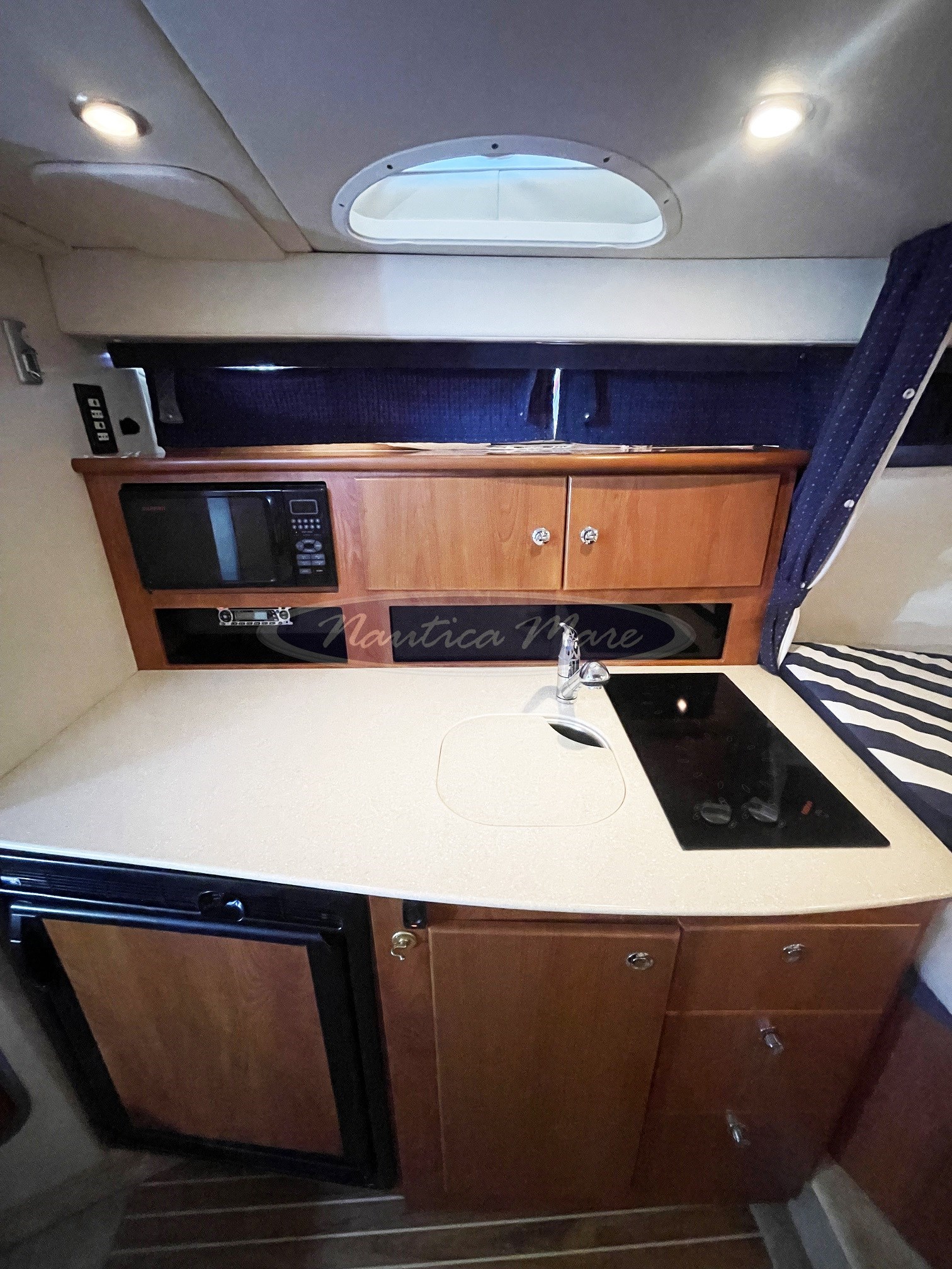 Bayliner 320 SB (14)