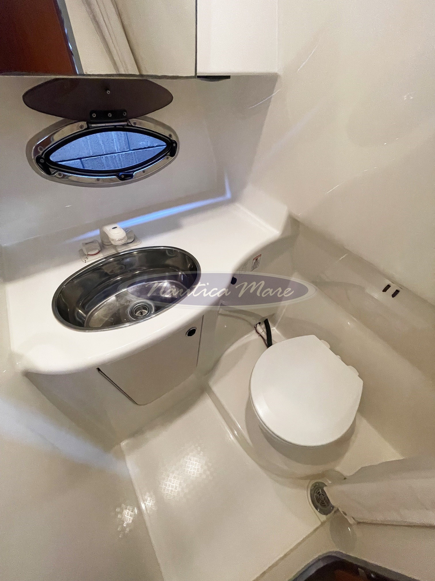 Bayliner 320 SB (18)