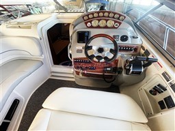 Bayliner 320 SB (10)