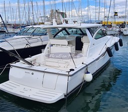 Tiara 4200 Open (47)