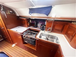 Beneteau Oceanis 411 Clipper (14)