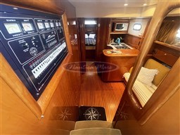 Cayman 38 walk around (16)