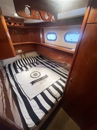 Cayman 38 walk around (21)