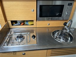 cranchi zaffiro 29_galley