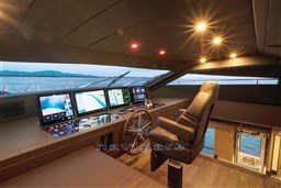 M30WA (hull #256) [hi-res]-13