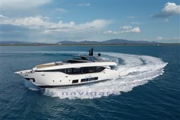 M30WA (hull #256) [hi-res]-4