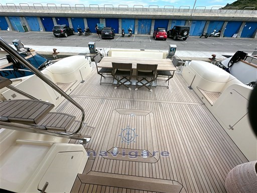 Abati-64-freeport-deck