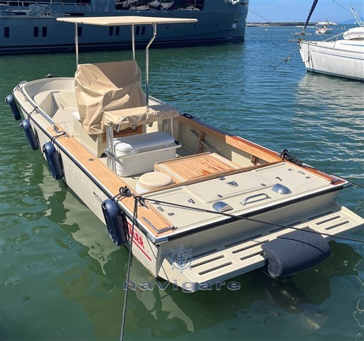 Boston Whaler 23 Outrage