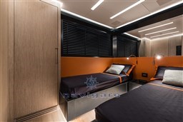 AB80 (hull #203) [hi-res]-41