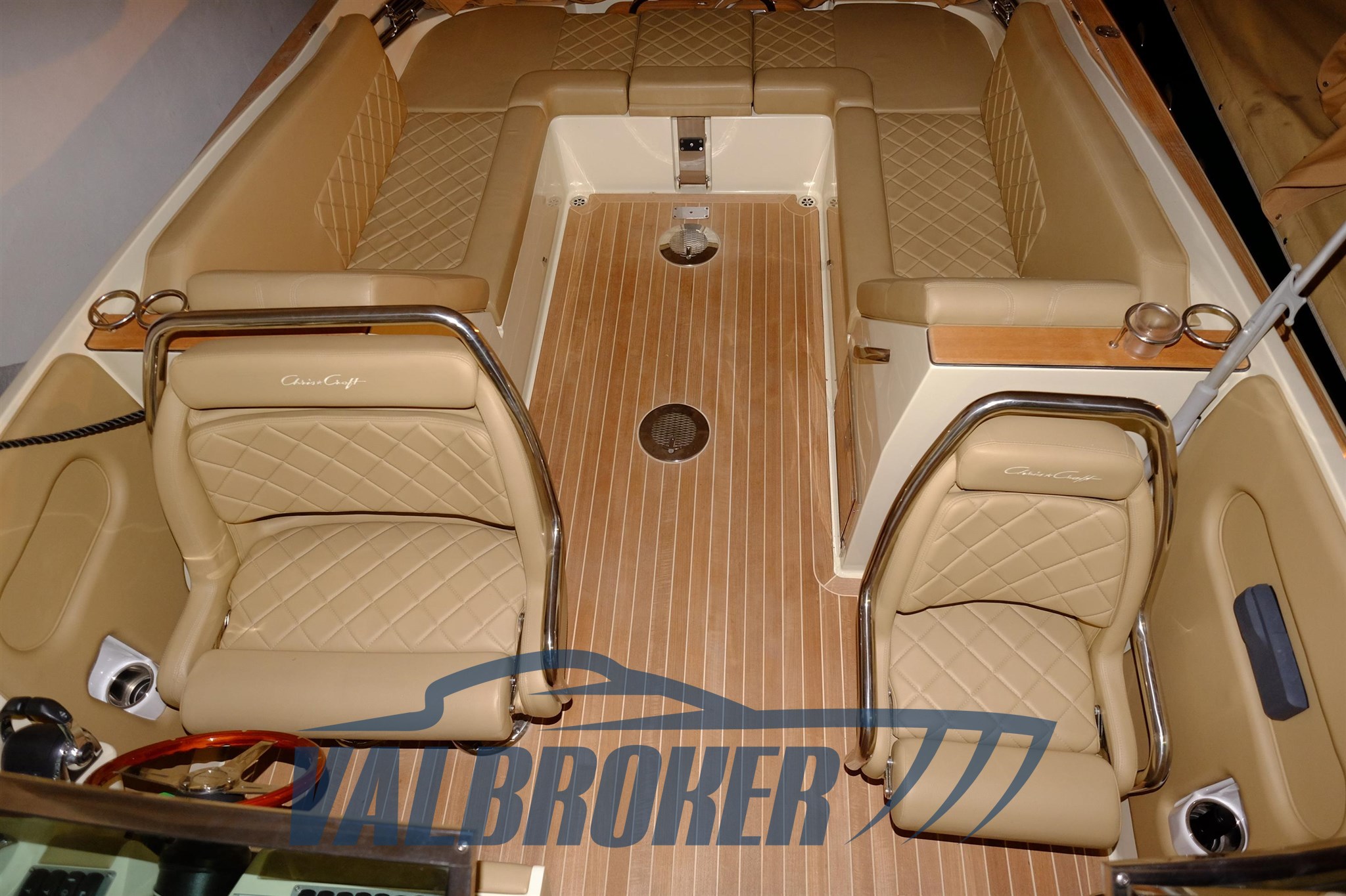 Chris Craft 32 Corsair (225)