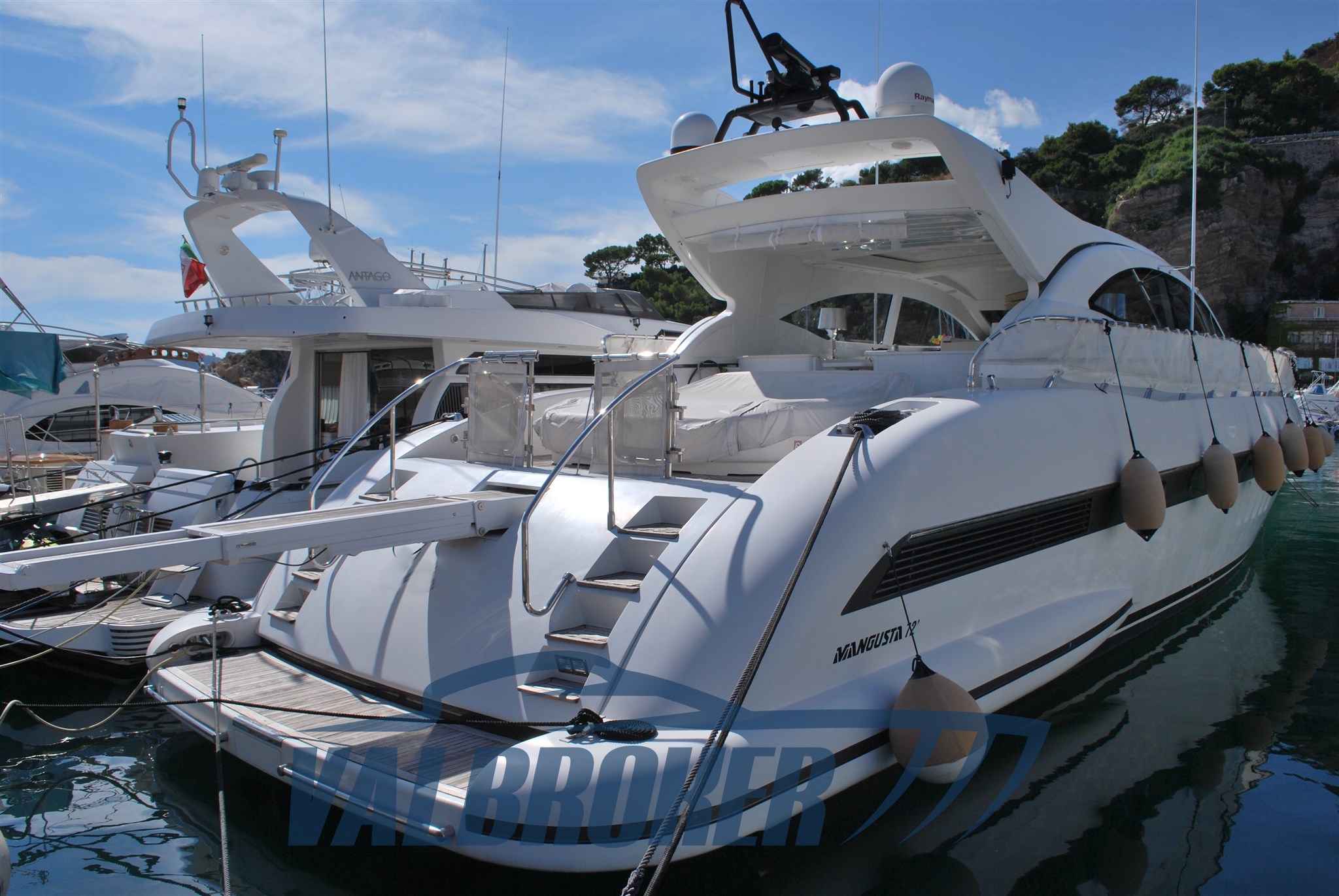 Mangusta 72 Esterni (49)