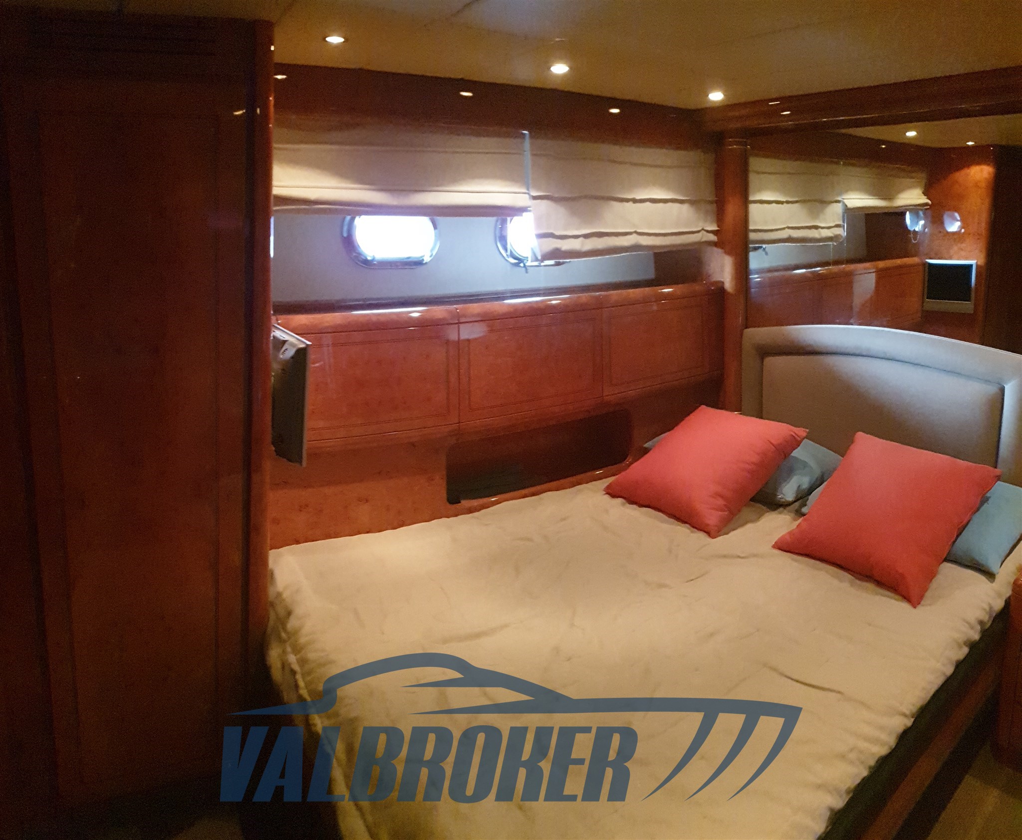 Mangusta 72 - Interni (13)