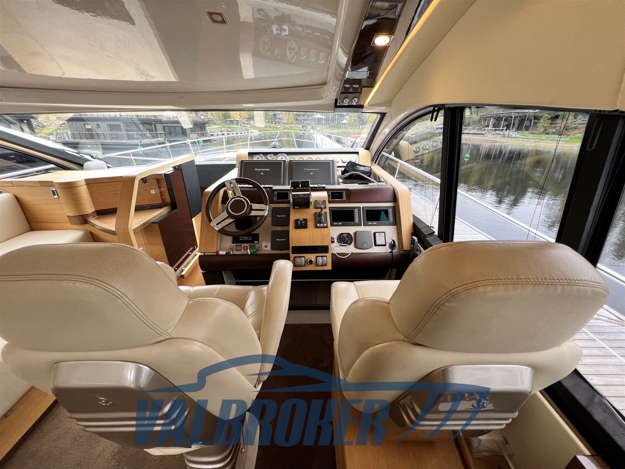 Fairline Targa 64  (10)