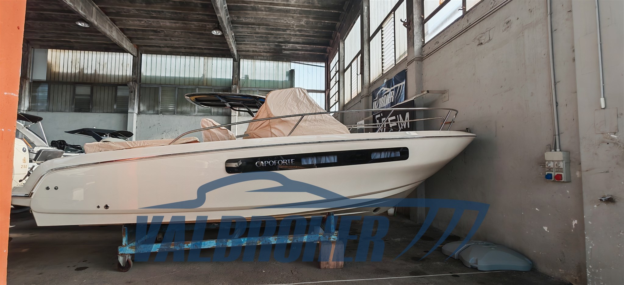 Capoforte 240 no engine (3)