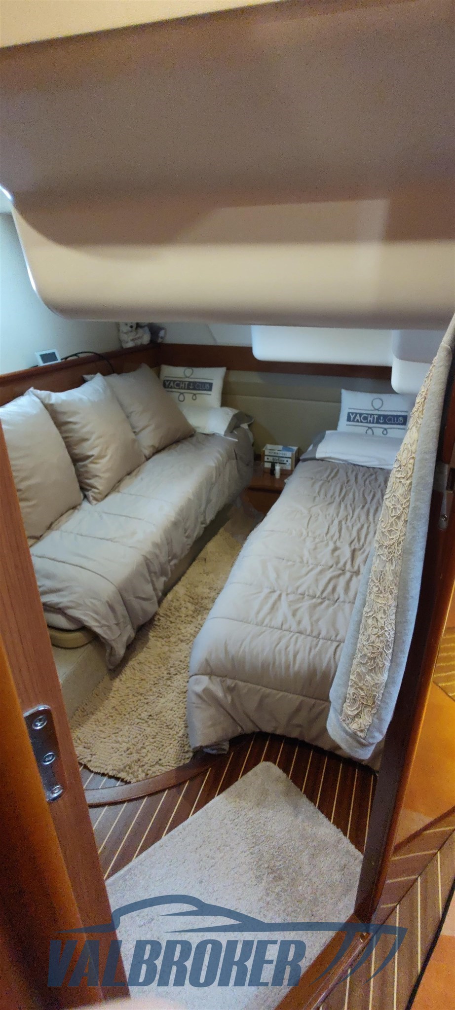 Prestige 42 fly interni (6)