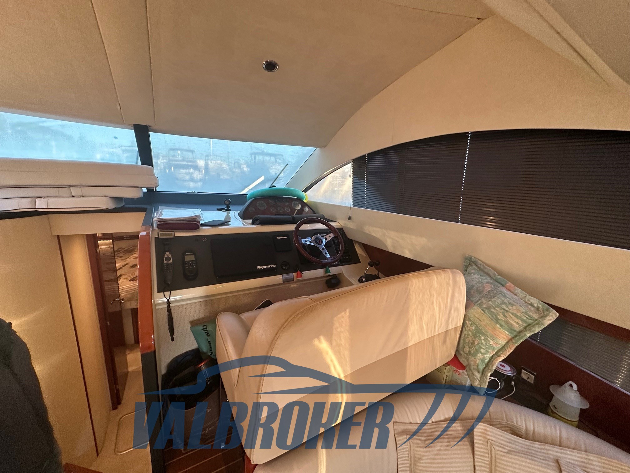 Fairline Phantom 40 interni (8)