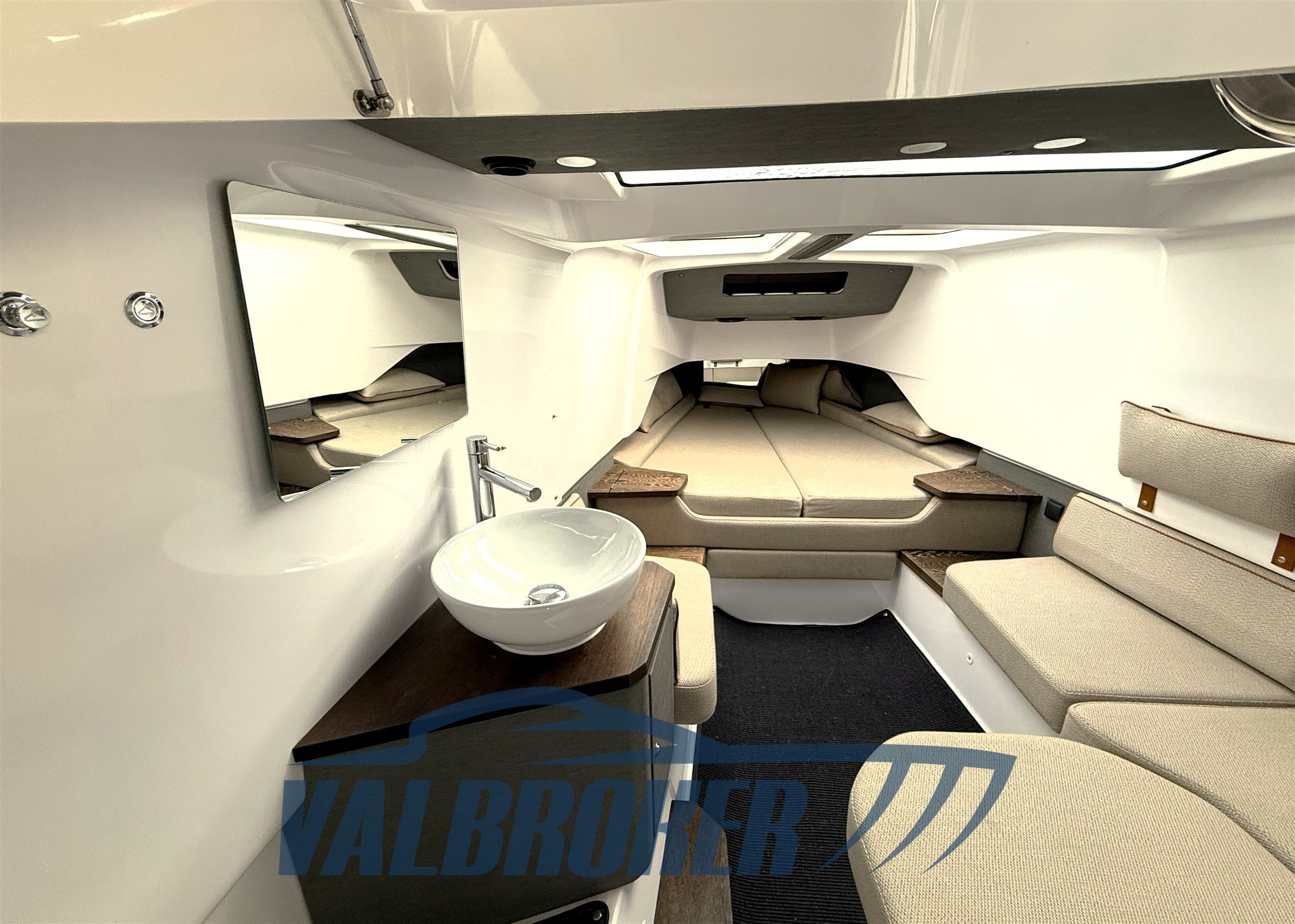 Axopar 37 2020 valbroker (12)