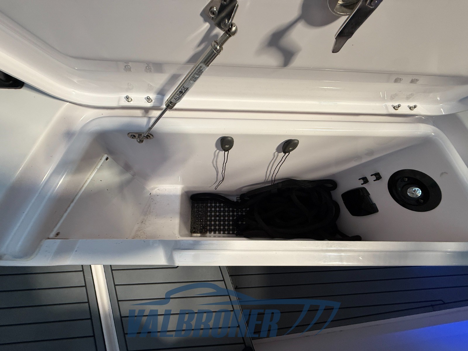 Axopar 37 XC 2020 (13)
