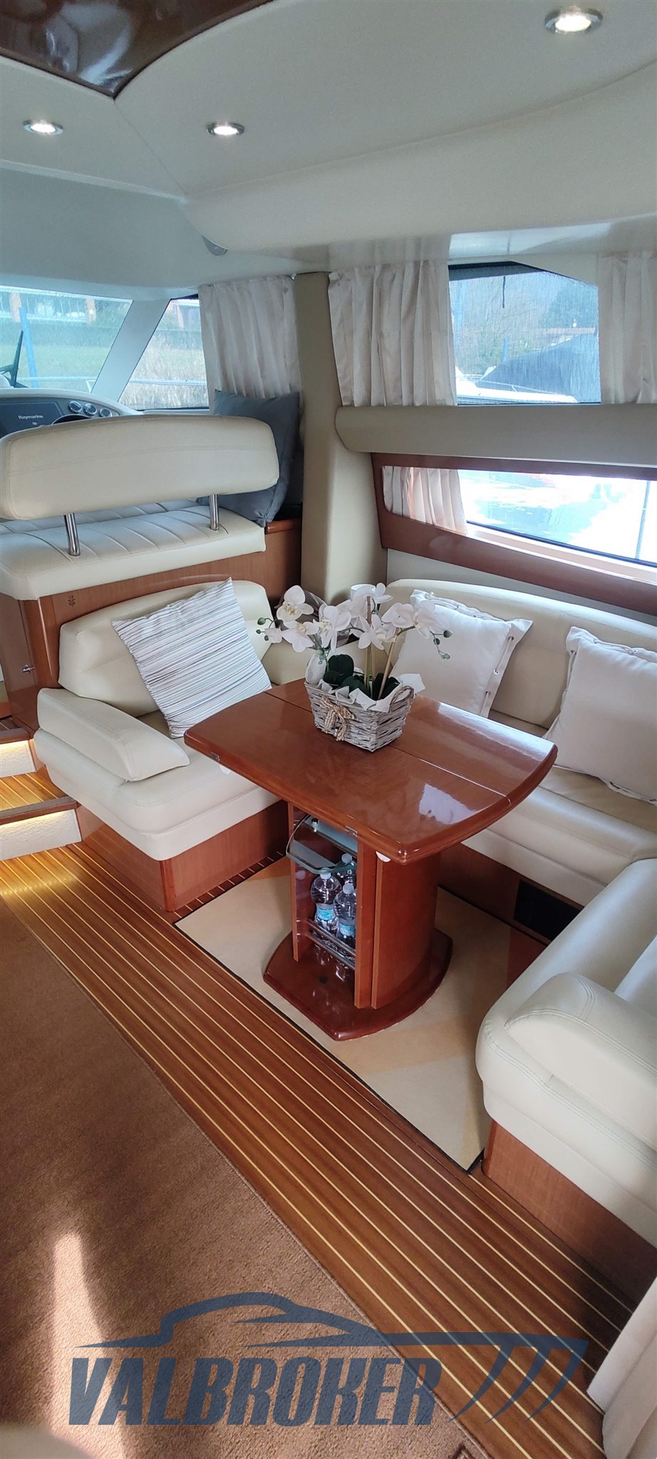 Prestige 42 fly interni (23)