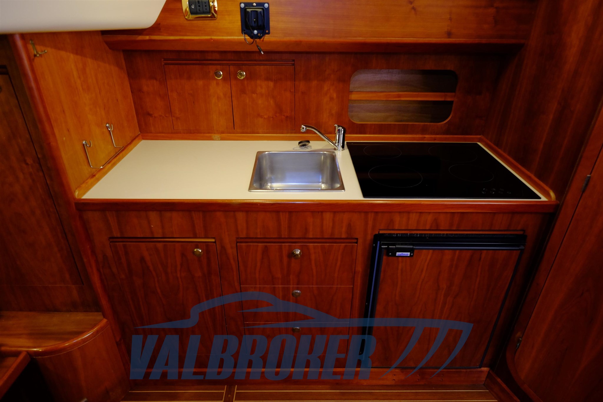 Apreamare 10 Semi Cabin (241) (Copy)