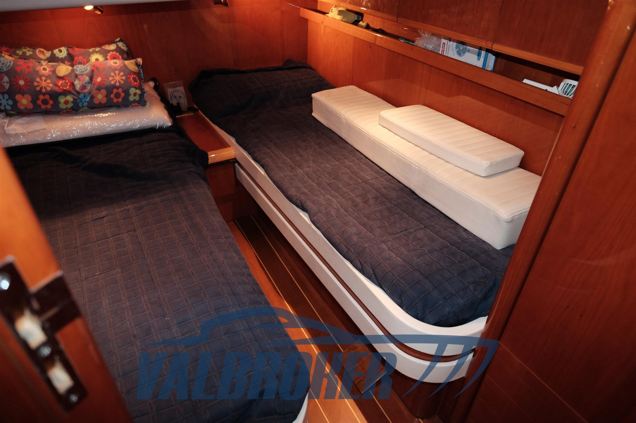 Cayman 43 interni foto 2024 valbroker(23)